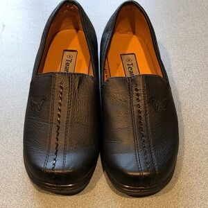 Black Women’s Loafers